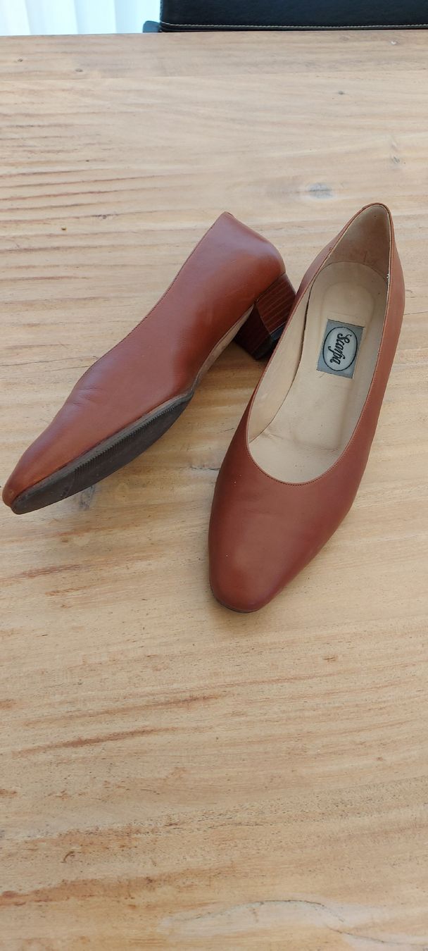 Geox Chaussures femmes: Halbschuhe Braun 38.5 mit kleiner Absatz – D'occasion à Thal par elena0303