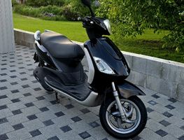 Piaggio Fly 125 Roller Schwarz 2011 - Top Zustand!
