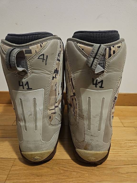 Scarpe da uomo: Chaussures de snowboard Vans Performance Daniel Franck – Usato da Monthey venduto da darkmine 2