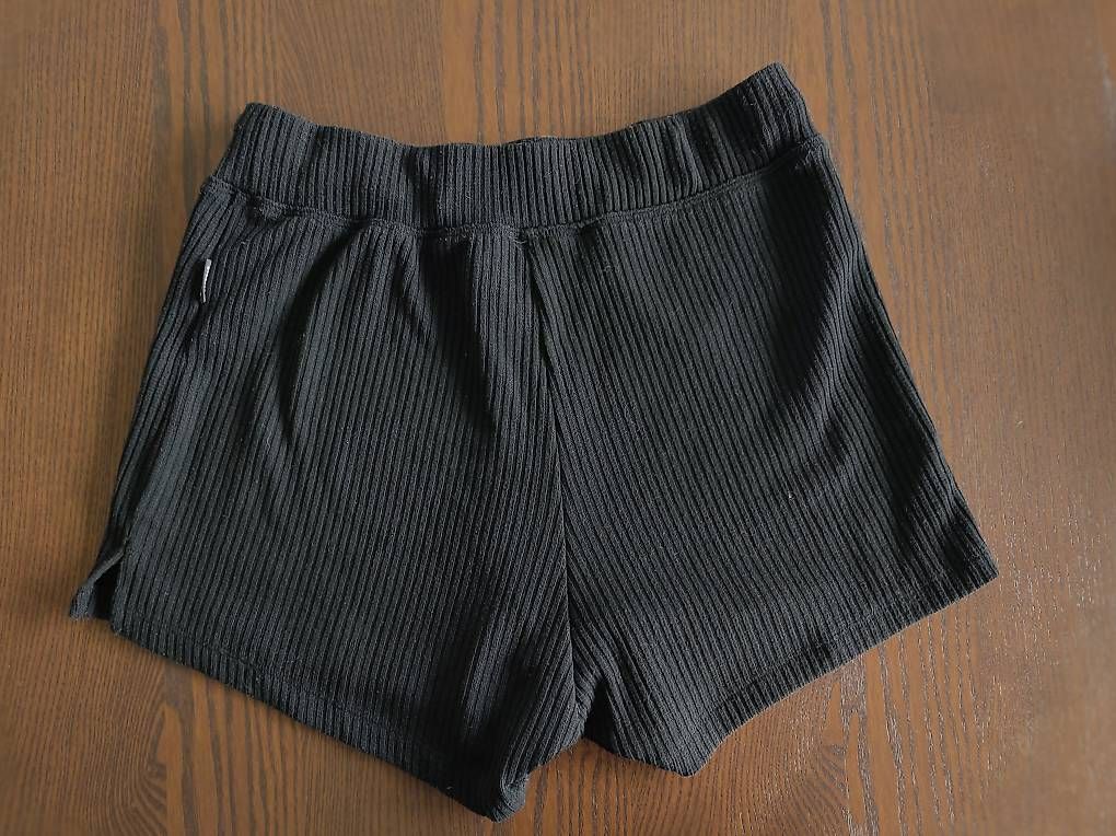 Hosen: Short Stronger taille M – Gebraucht aus Morges von L_6688 2