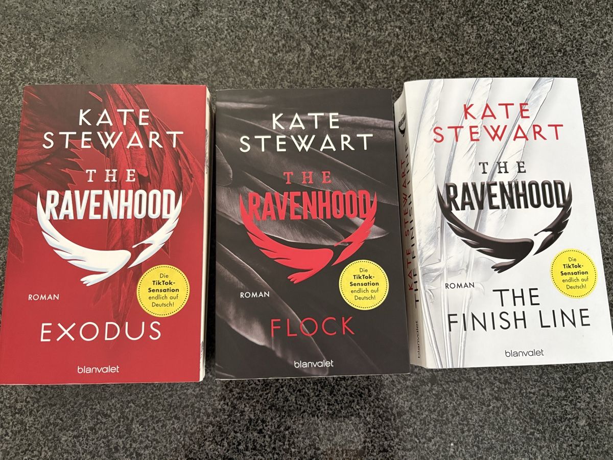 Libri: The Ravenhood Triologie – Usato da Belpberg venduto da Ranukel