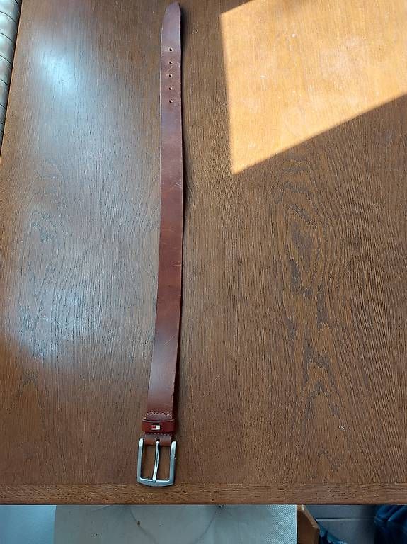 Ceintures: Ceinture Thommy Hilfiger cuir – D'occasion à crissier par dan_sf9h 1