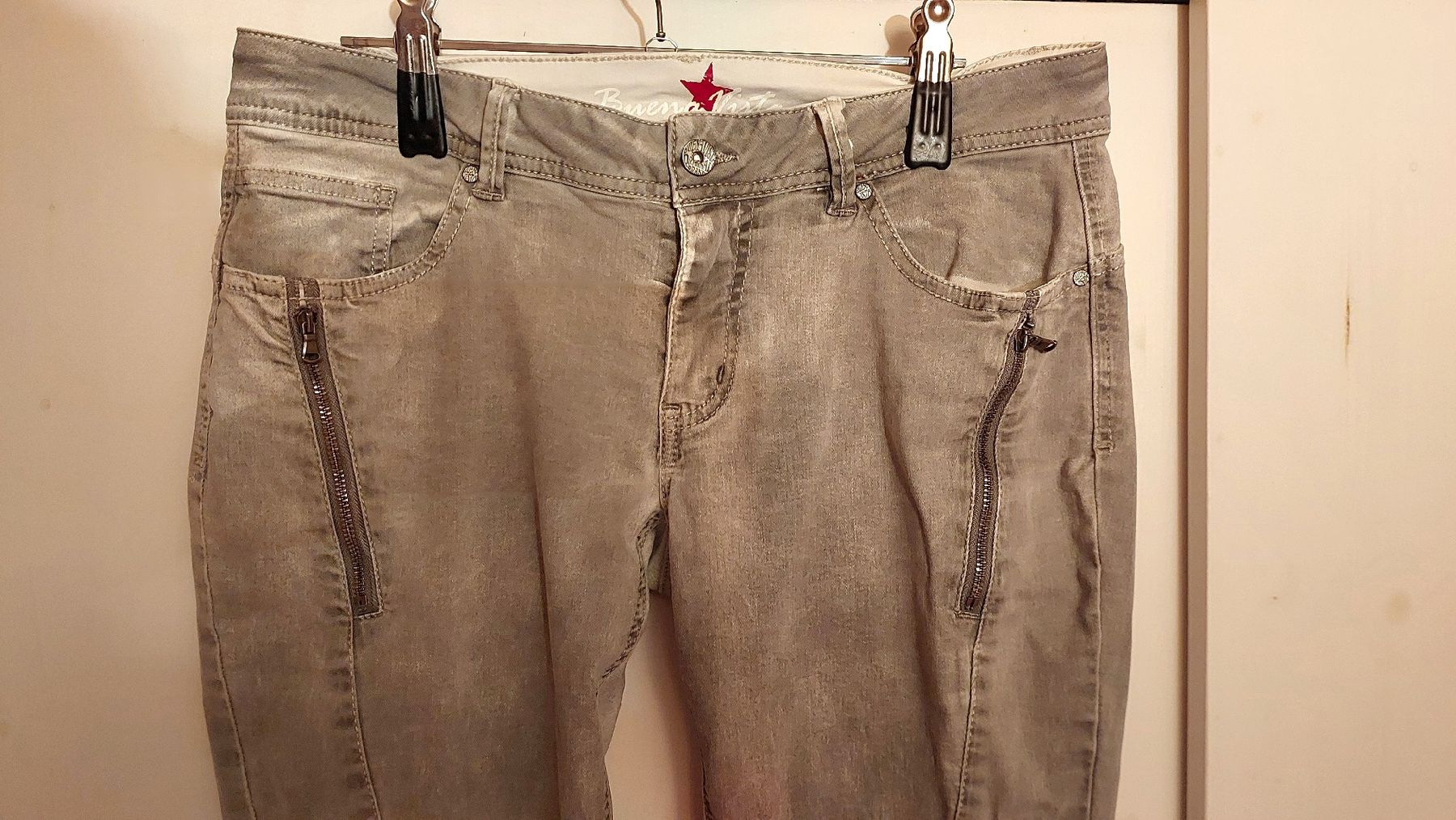 Buena Vista Hosen: Buena Vista Hose – Gebraucht aus Brunnen von CHOUCHOU. 1