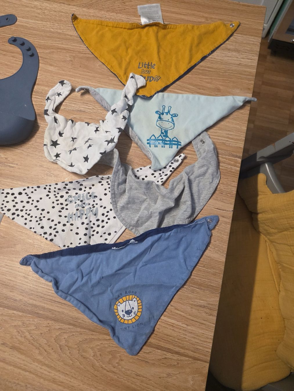 Baby-Mahlzeiten: Lätzli Set für Babys  – Gebraucht aus Brüttisellen von Miralaurea