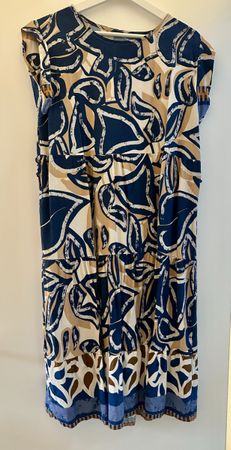 Sommerliches Kleid mit Muster, Grösse M, Top Zustand!
