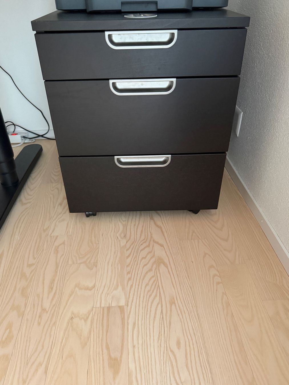 Ikea Banconi: Rollcontainer dunkelbraun 3 Schubladen auf Rollen – Usato da Winterthur venduto da tua_cxn8 1
