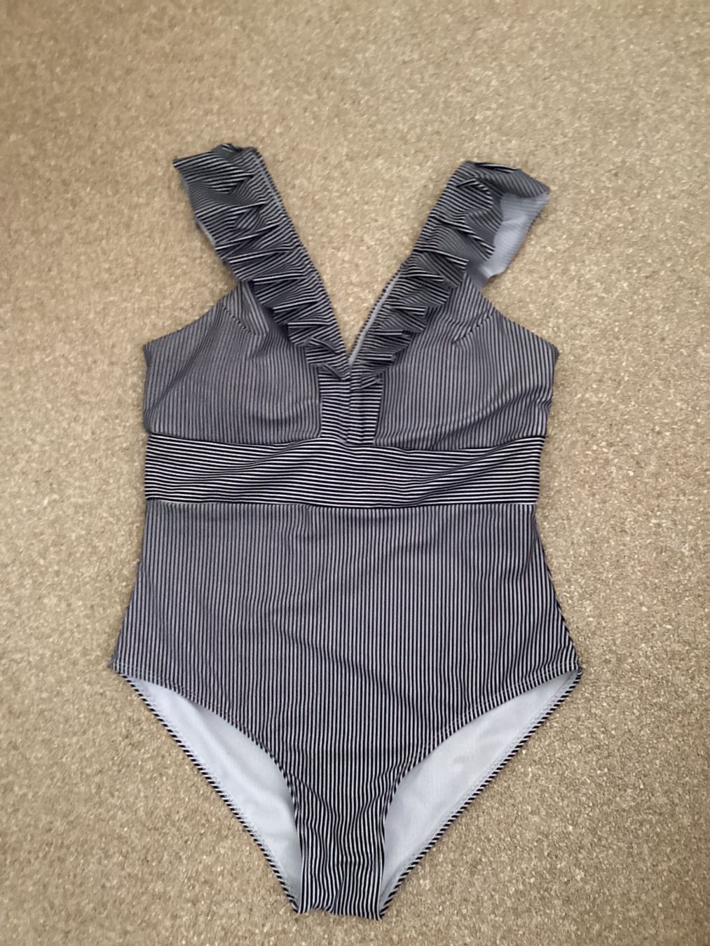 Badekleider & Bikinis: Badeanzug – Neu (gemäss Beschreibung) aus Wetzikon ZH von Paty53