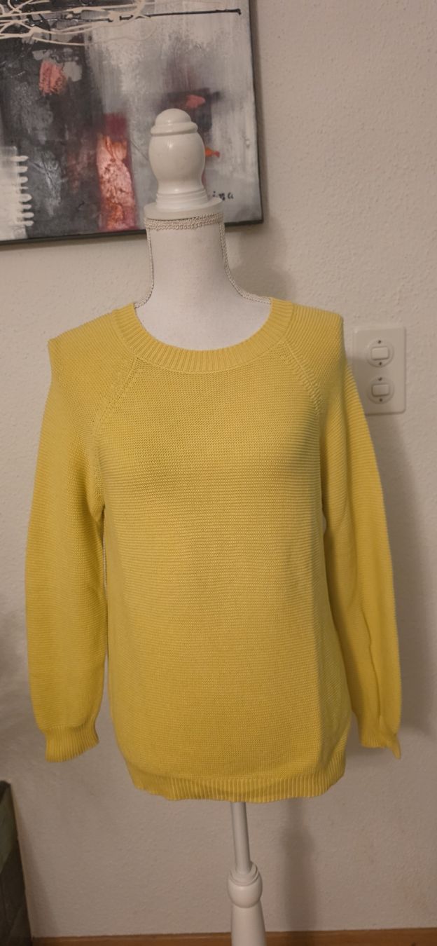 Max Mara Pullover & Sweatshirts: Pullover Weekend MaxMara gelb Strick Gr S – Gebraucht aus St. Gallen von mania03 1