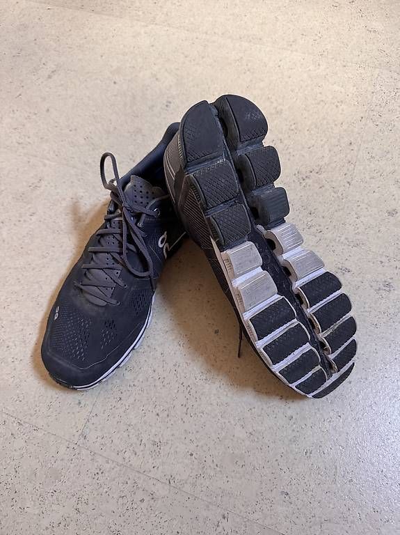 On Scarpe da uomo: On Schuhe – Usato da Buttwil venduto da cpi_q5sp 1