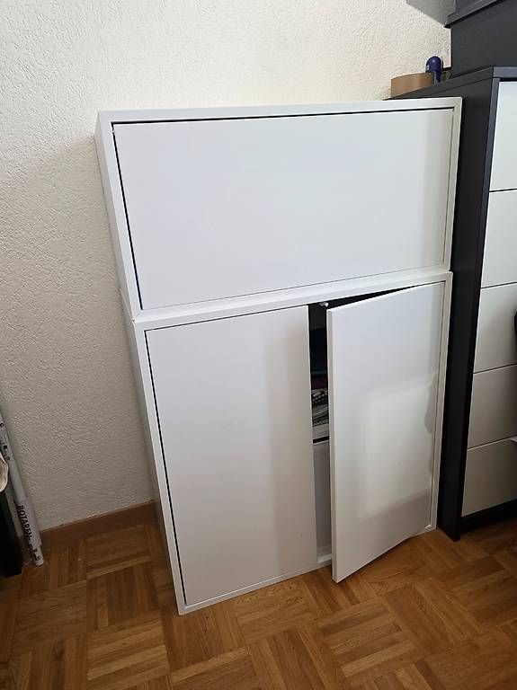 Scaffali: Élément 3 portes et 2 tablette - Ikea "Eket" – Usato da Lausanne venduto da mde_jg5r