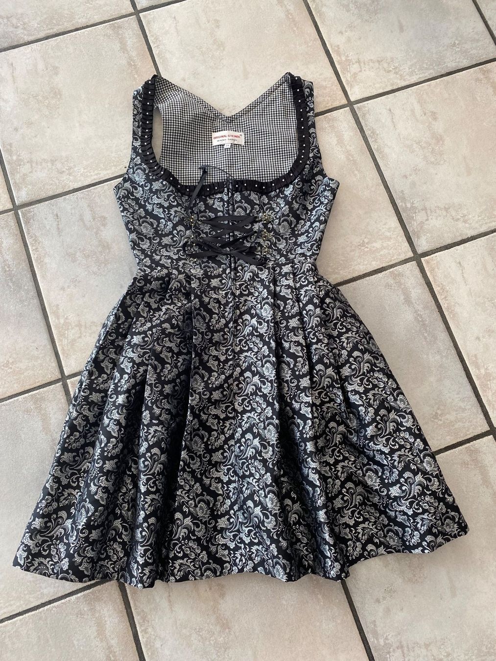 Kleider: Original Steindl Dirndl, Grösse 34, mit silberner Schürze – Gebraucht aus Niederwil SG von Golfgino1809