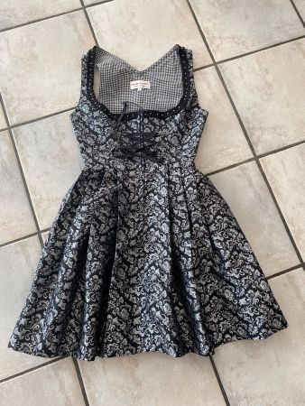 Original Steindl Dirndl, Grösse 34, mit silberner Schürze