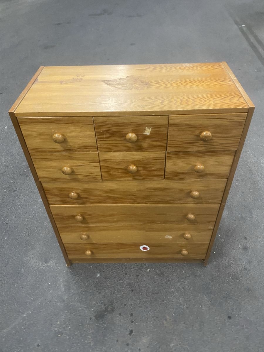 Kommoden: Ancienne commode avec plein de tiroirs – Gebraucht aus Concise von collinet.1426 1
