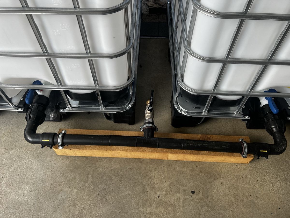 Abbeveratoi e trogoli: IBC Container Set 2x 1000 Liter – Usato da Itingen venduto da Rollifrey 2