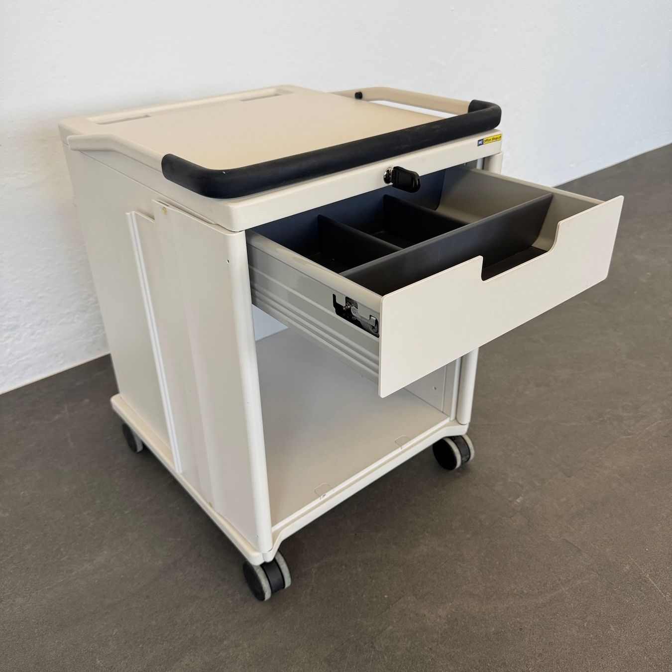 Vitra Armoires: Vitra Storage Drucker-Caddy mit Schlüssel – D'occasion à Schönenwerd par mcofficeshop 3
