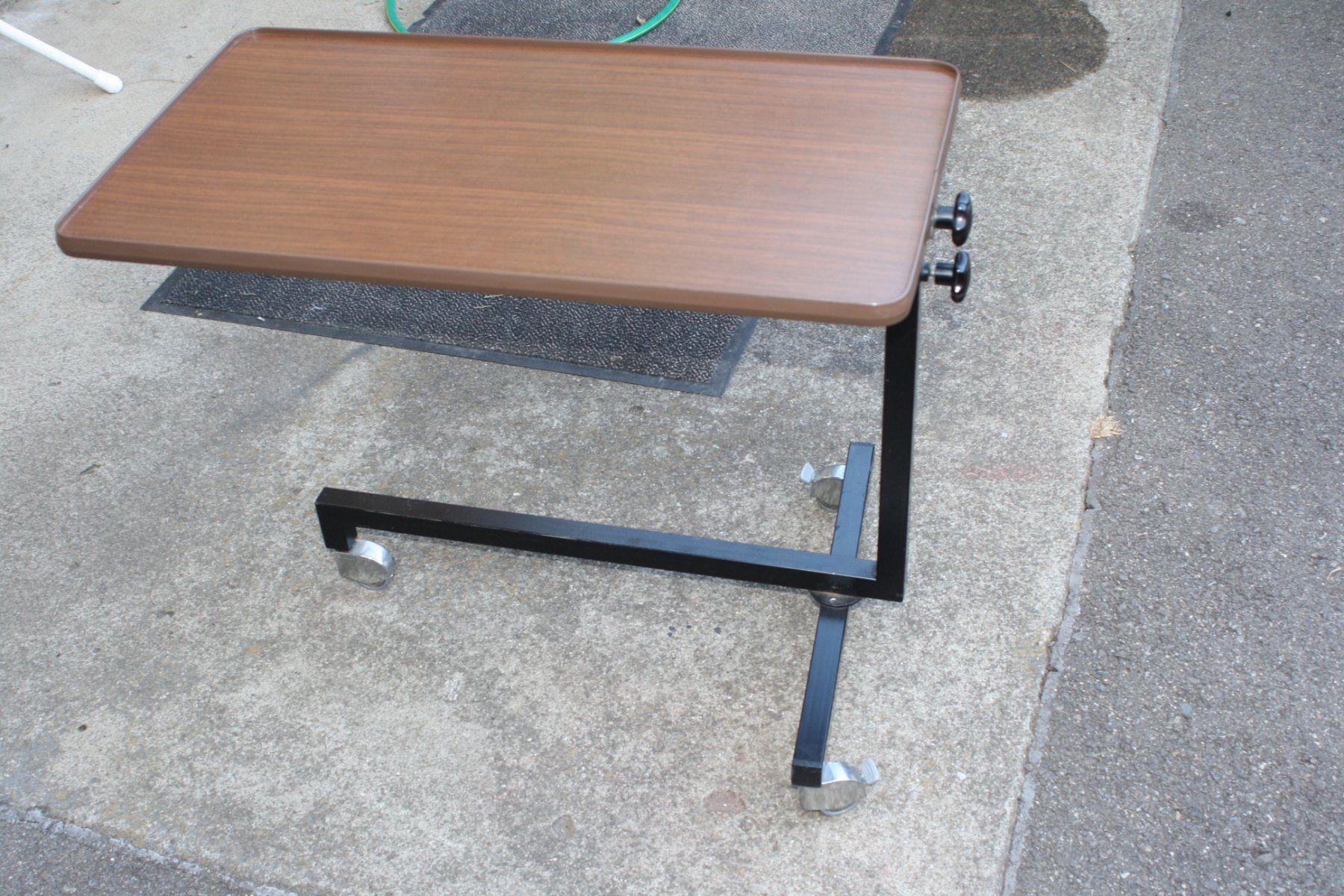 Tavoli: BEISTELLTISCH  ROLLTISCH KLAPPTISCH VINTAGE – Usato da Wauwil venduto da Pneuedy 5