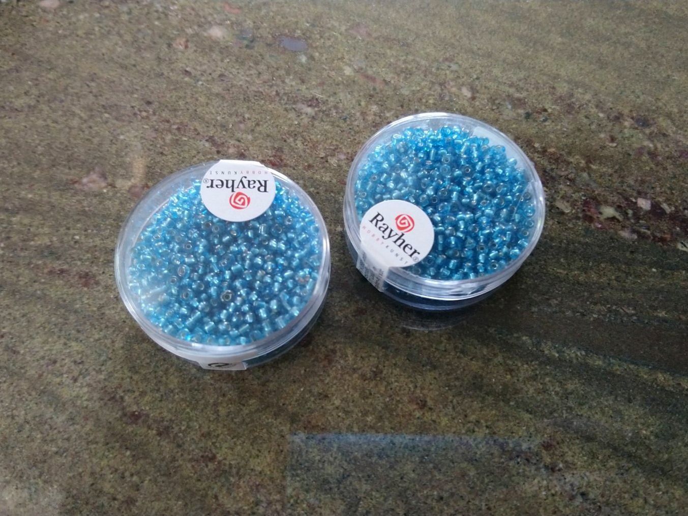 Perle (finte): 2 Dosen Rocailles Perlen türkis, 2mm – Nuovo (secondo la descrizione) da Jonen venduto da h-blxgirl79 1