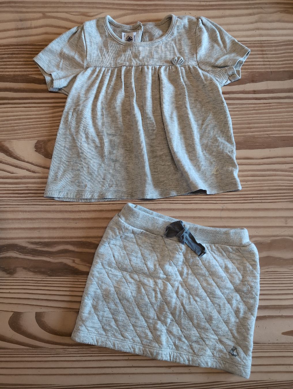 Petit Bateau Lotti & Set di vestiti: Ensemble fille Petit Bateau 3 ans – Usato da Château-d'Oex venduto da coraynaud96