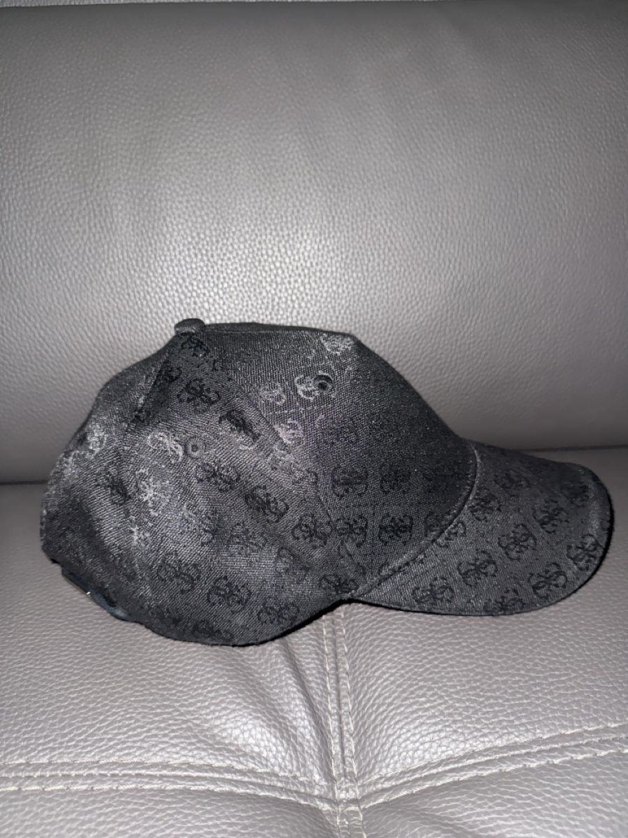 Guess Hüte, Mützen & Caps: Cappellino Guess Milano – Gebraucht aus S. Vittore von valerio_lvca 2