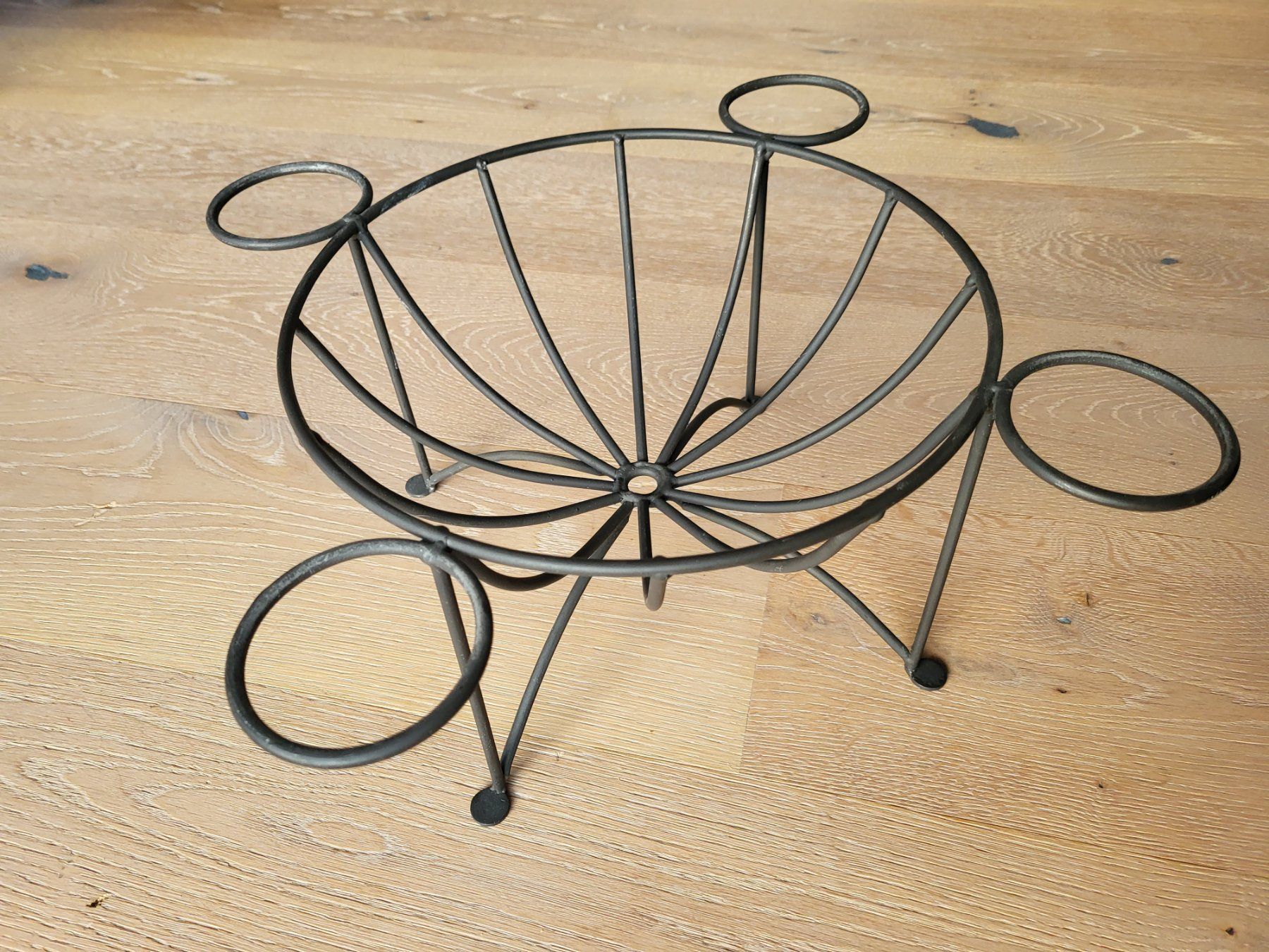Alle Dekorationen: Keramikschalen in Metallgestell – Gebraucht aus Walliswil b.Wangen von crazykatl 1