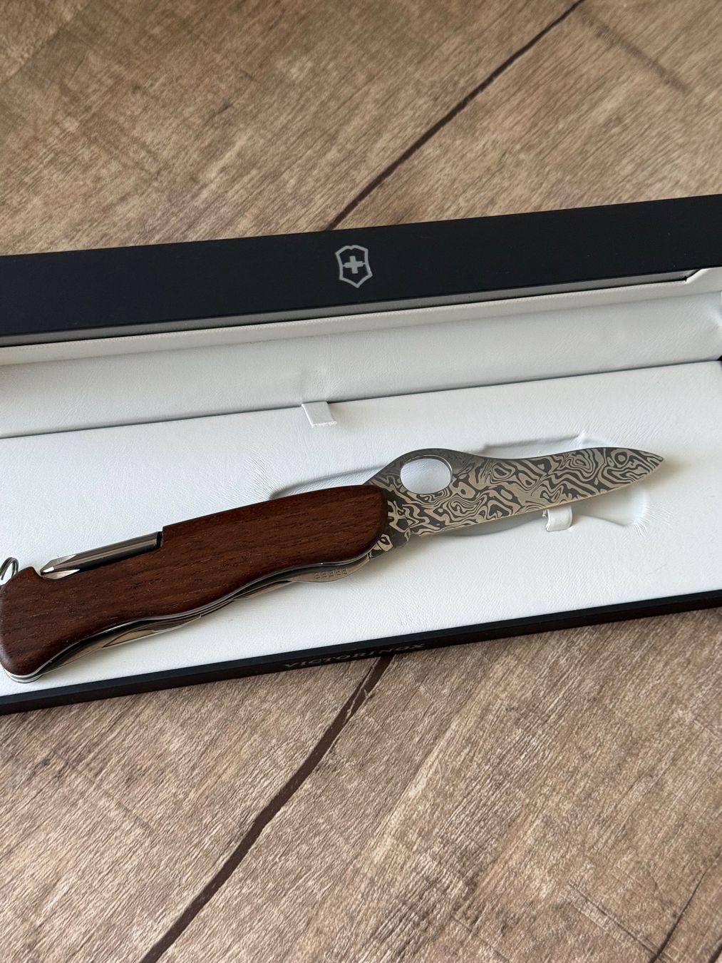 Victorinox Coltelli tascabile: Victorinox Damast 2010 2011 2012 – Nuovo (secondo la descrizione) da Wahlen b. Laufen venduto da MIG-25 7