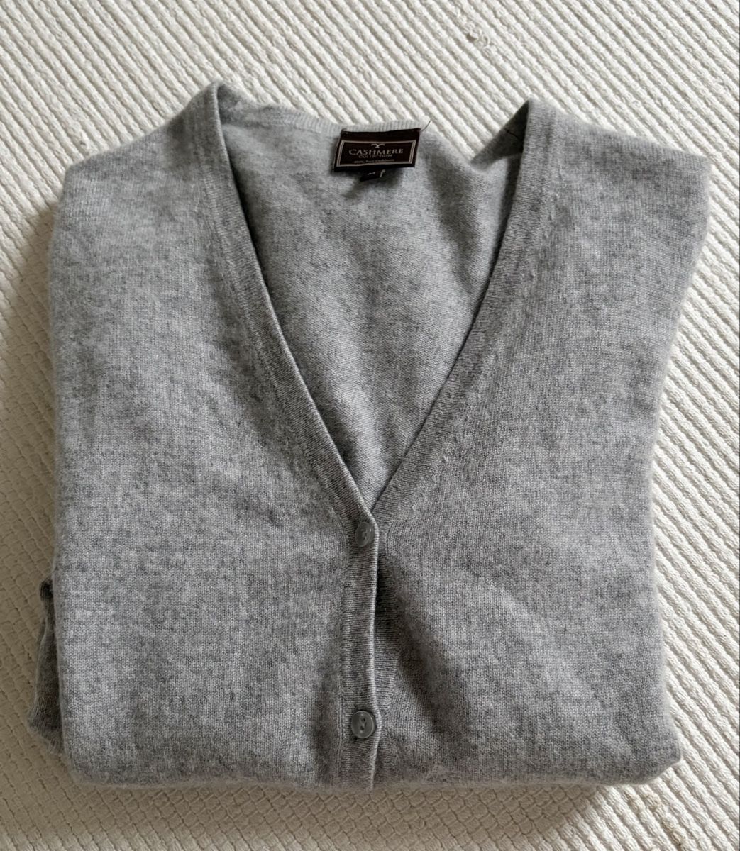 Maglioni & Felpe: Damen Kaschmir Strickjacke grau Grösse M  – Usato da Gossau venduto da Magic999 2