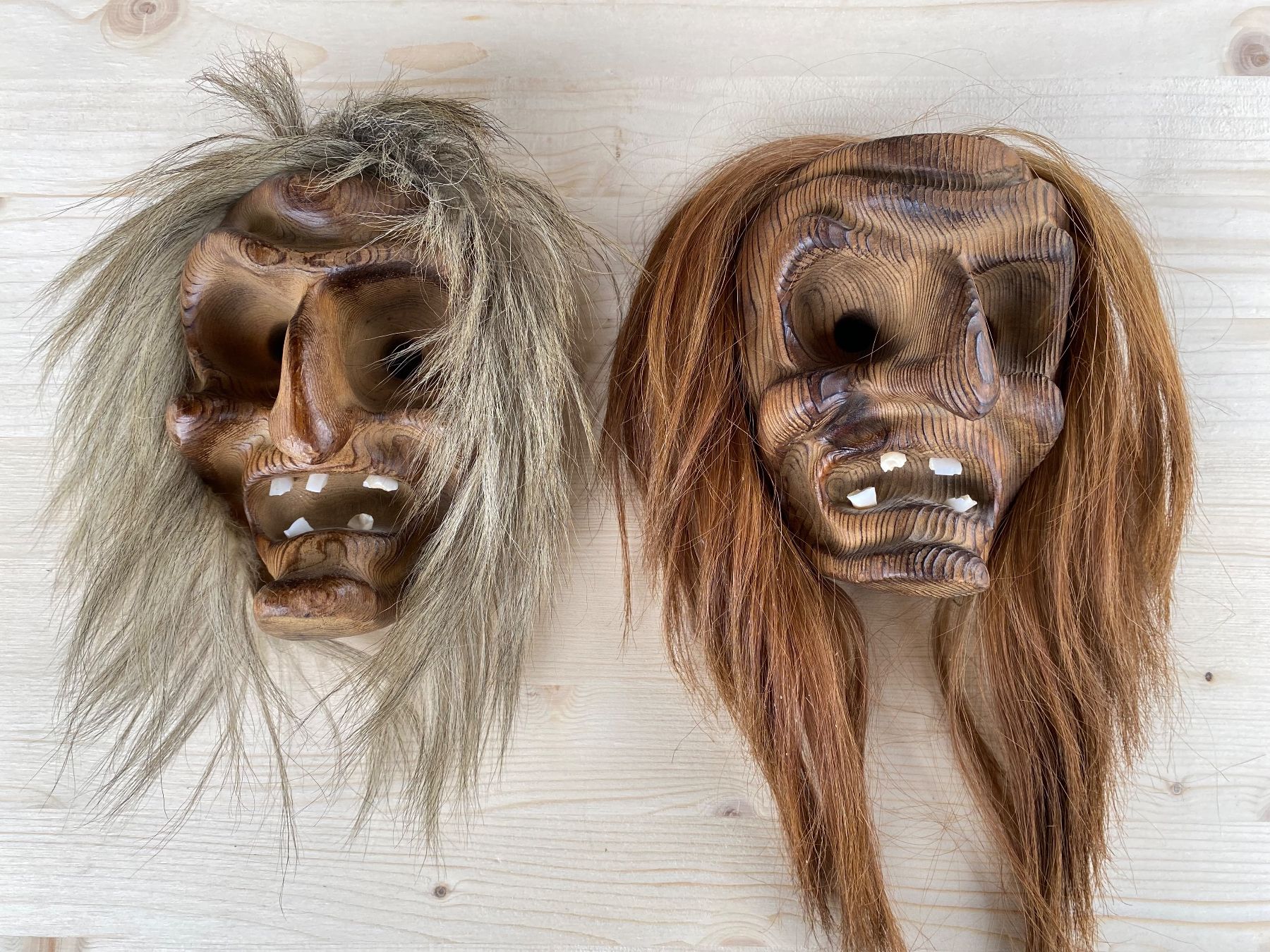 Sonstige Antiquitäten & Kunst: 2 sehr schöne alte Walliser Holzmasken – Gebraucht aus Feldbach von Olive1 2