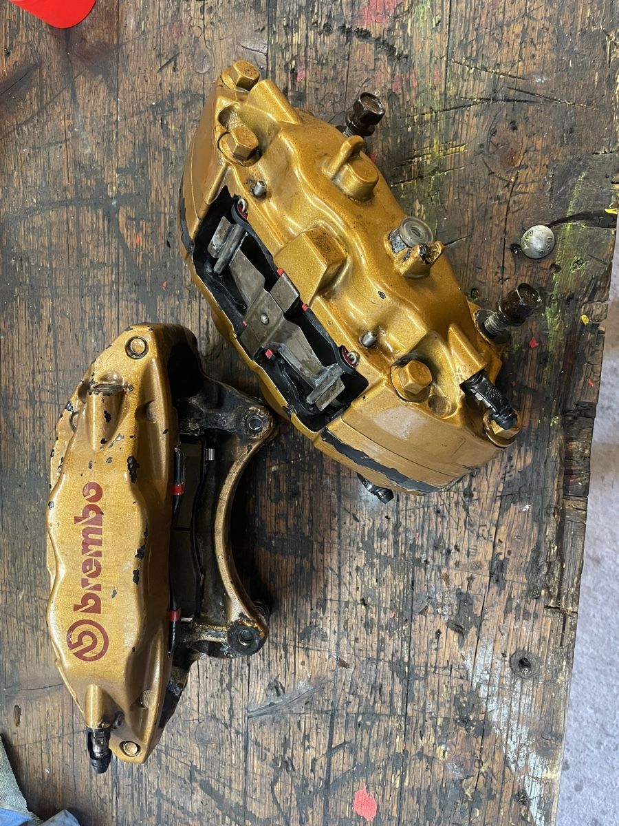 Subaru Tutti pezzi di ricambio auto: Subaru Brembo STI Bremssättel vorne – Usato da Sax venduto da 17u_lq8l