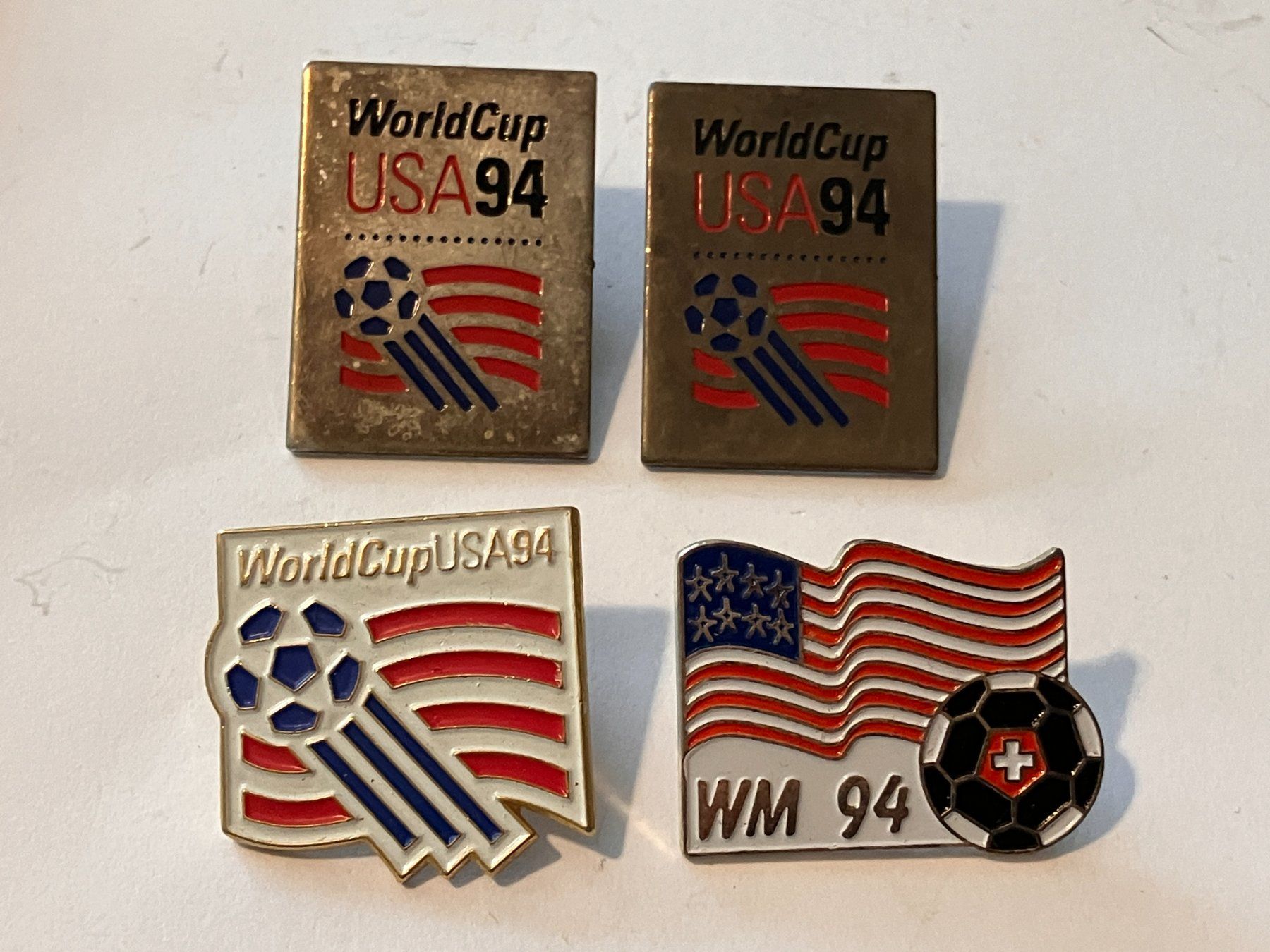 Placchette & Badge: 4 Pin WM 94 Fussball – Usato da Basel venduto da djwwpp
