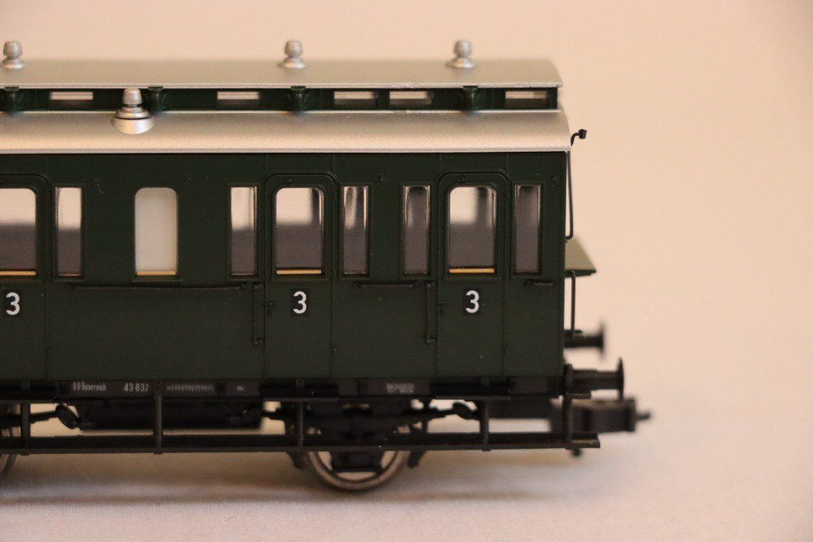 Fleischmann Modelleisenbahnen: Fleischmann Personenwagen(5589-90) – Neu (gemäss Beschreibung) aus Bäriswil BE von WWYN-Liquidationen 5