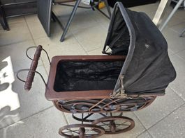 Antiker Puppenwagen
