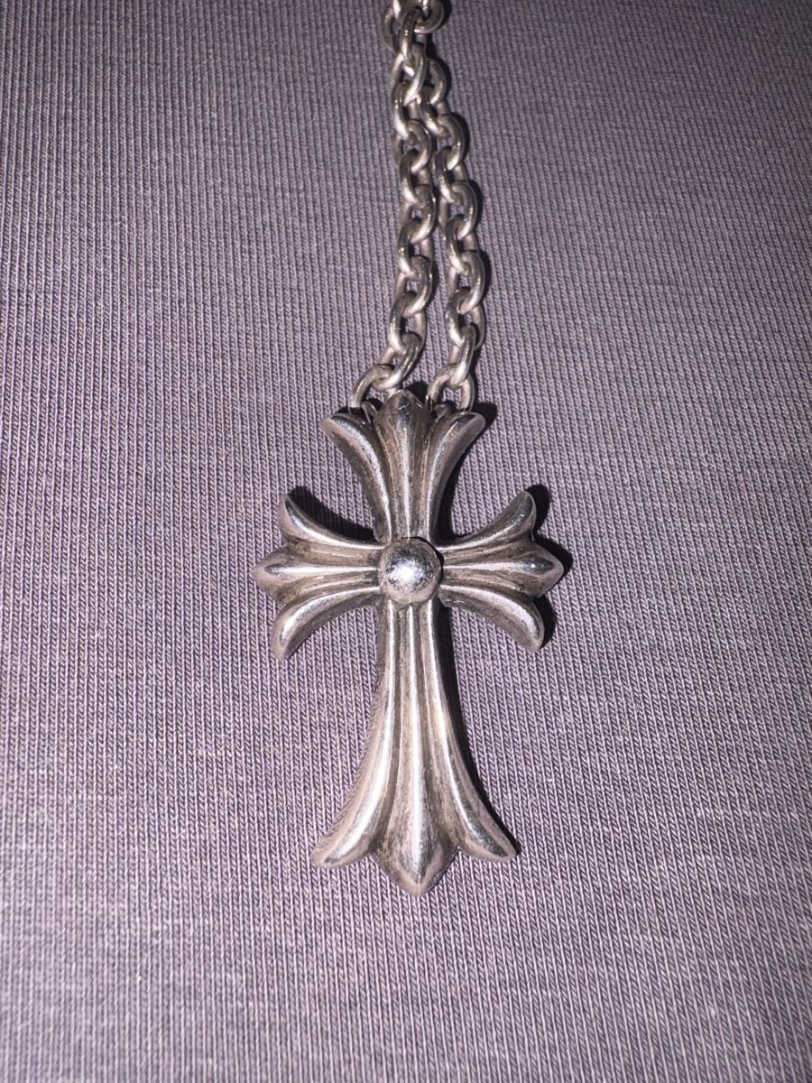 Chrome Hearts Ciondoli: Chrome Hearts Cross pendant – Usato da Pratval venduto da fse_9yyv 5