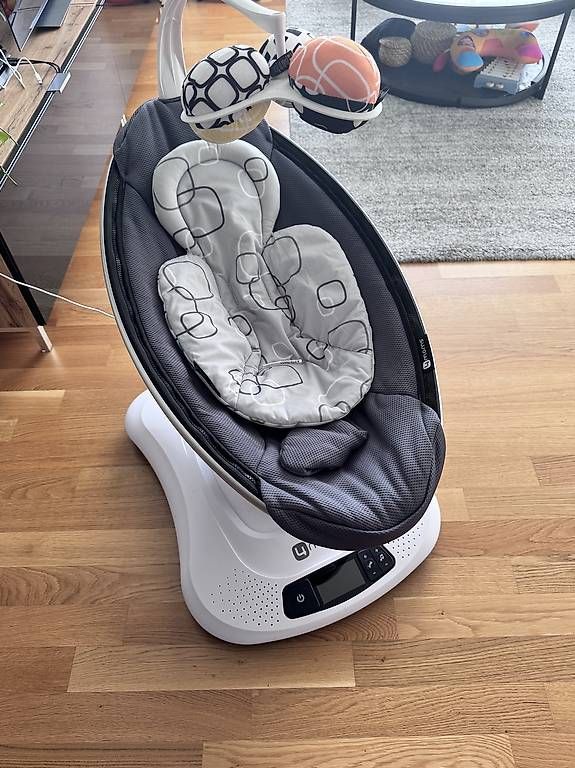 Sdraiette & Sdraiette a dondolo: 4moms mamaroo babywippe – Usato da Männedorf venduto da nilla01