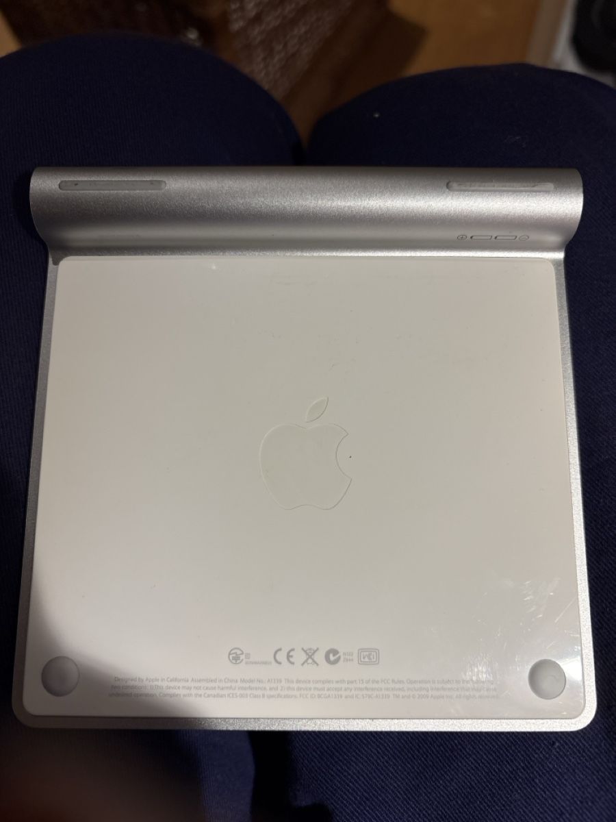 Apple Mouse: Apple Magic Trackpad silber gebrauchter Zustand – Usato da Winterthur venduto da Teflonbrauer 1