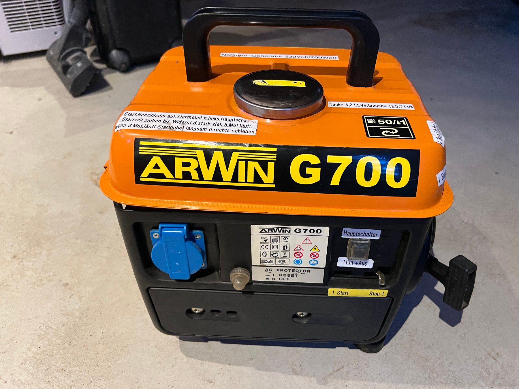 Generatori di corrente: Notstromgenerator 700 Watt – Usato da Cham venduto da hemst
