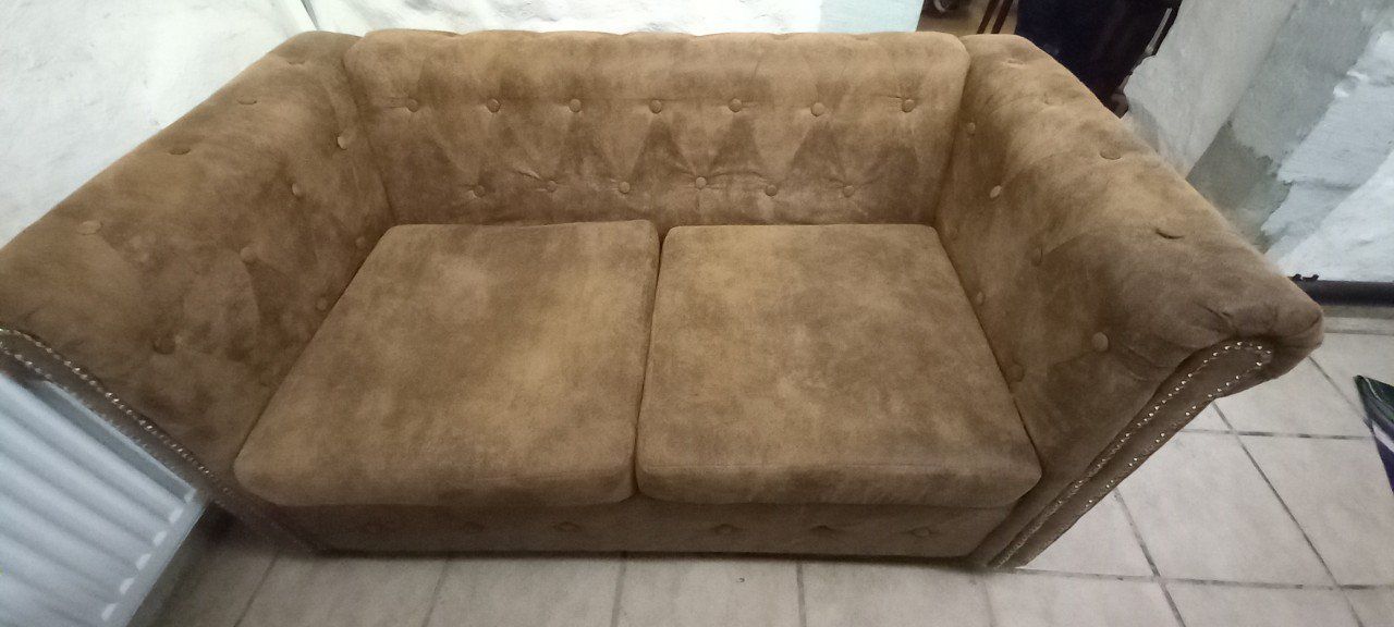Chesterfield Divani: Chesterfield Sofa "Vintage" – Usato da Rüedisbach venduto da inf_5hcl