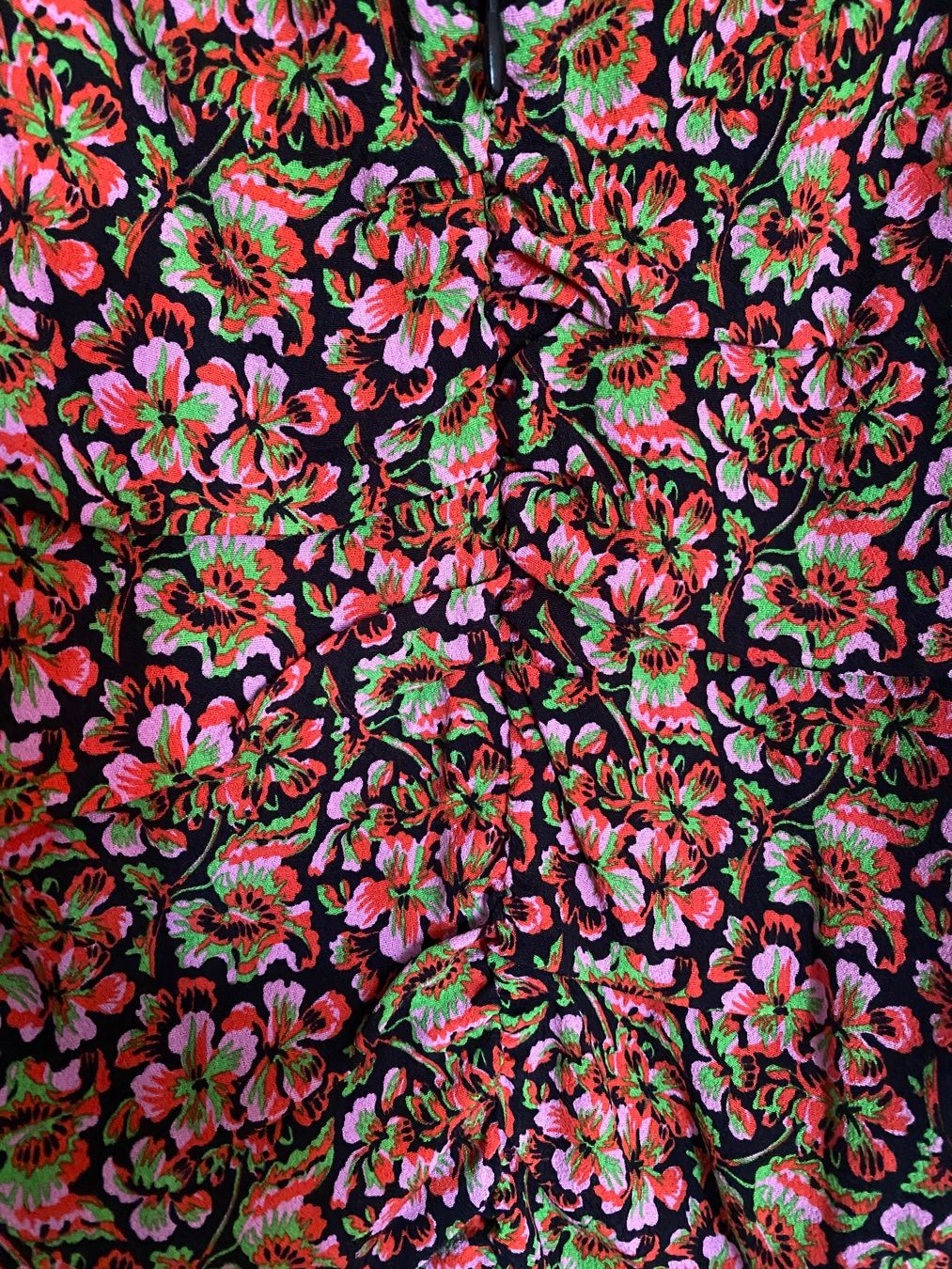 Zara Kleider: ZARA robe florale, dos ouvert - taille M - neuve – Neu und originalverpackt aus Genève von swissjojo 2