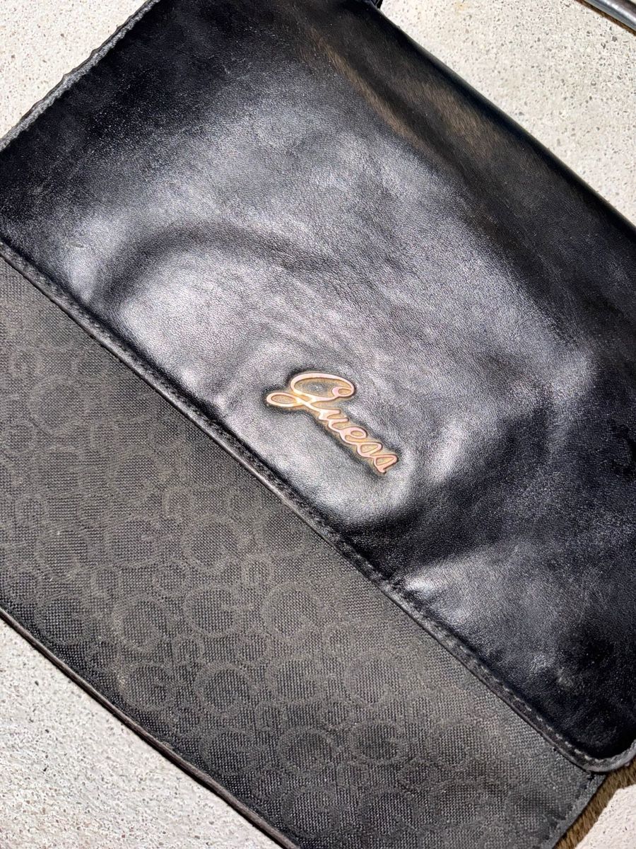 Guess Borse da donna: vintage guess bag black monogram – Usato da Oberhofen Thun'see venduto da 61archive 4