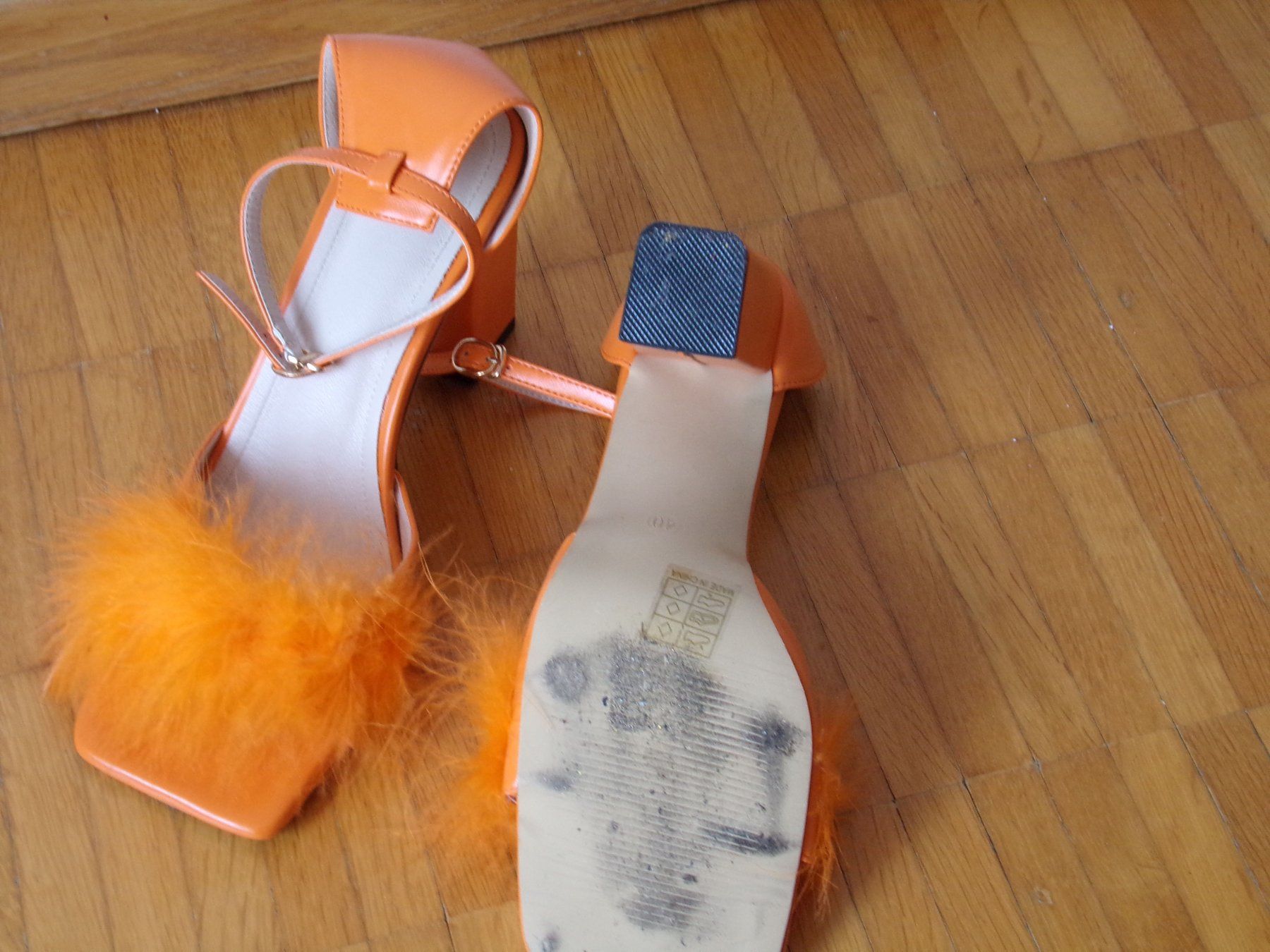 Scarpe da donna: Damen Schuhe Pumps orange Gr. 40 – Usato da Winterthur venduto da Jessi_di 2