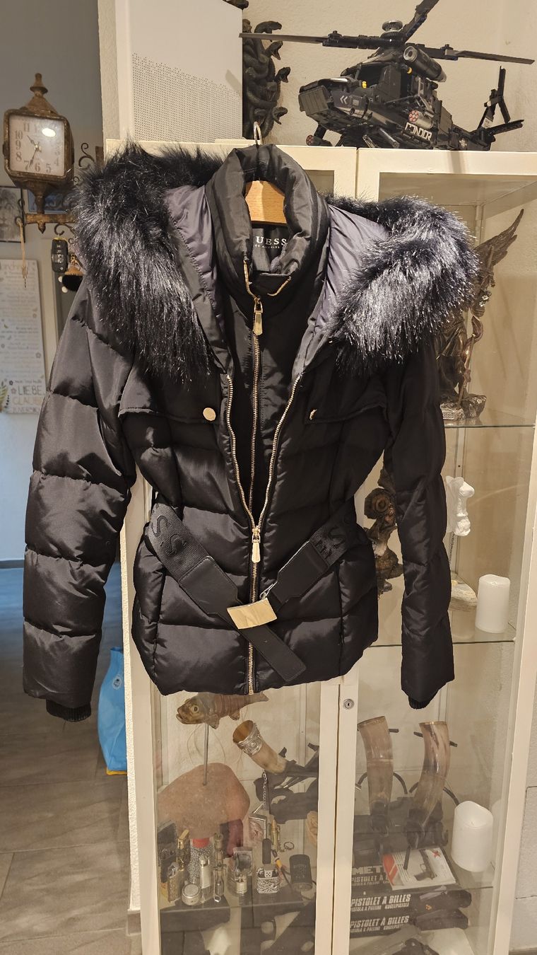 Guess Giacche: Wunderschöne NEUE GUESS DAMEN JACKE – Nuovo (secondo la descrizione) da Bad Zurzach venduto da sosa01