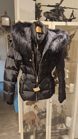 Wunderschöne NEUE GUESS DAMEN JACKE