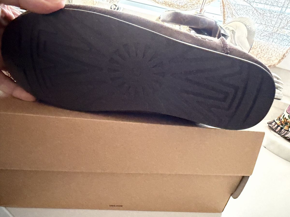 Ugg Scarpe da donna: Ugg Slip on große 39 – Nuovo e nell'imballaggio originale da Allschwil venduto da Figidindia 2
