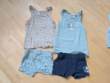 2x Unterhemd mit Unterhose Gr. 98/104