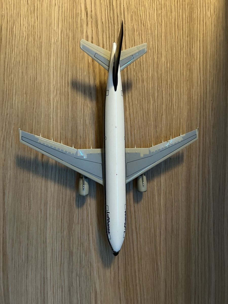 Airbus Kit di modellismo & Modellini statici: Airbus A340 , Massstab 1:200 – Usato da Ennetbaden venduto da pau_h6gg 4