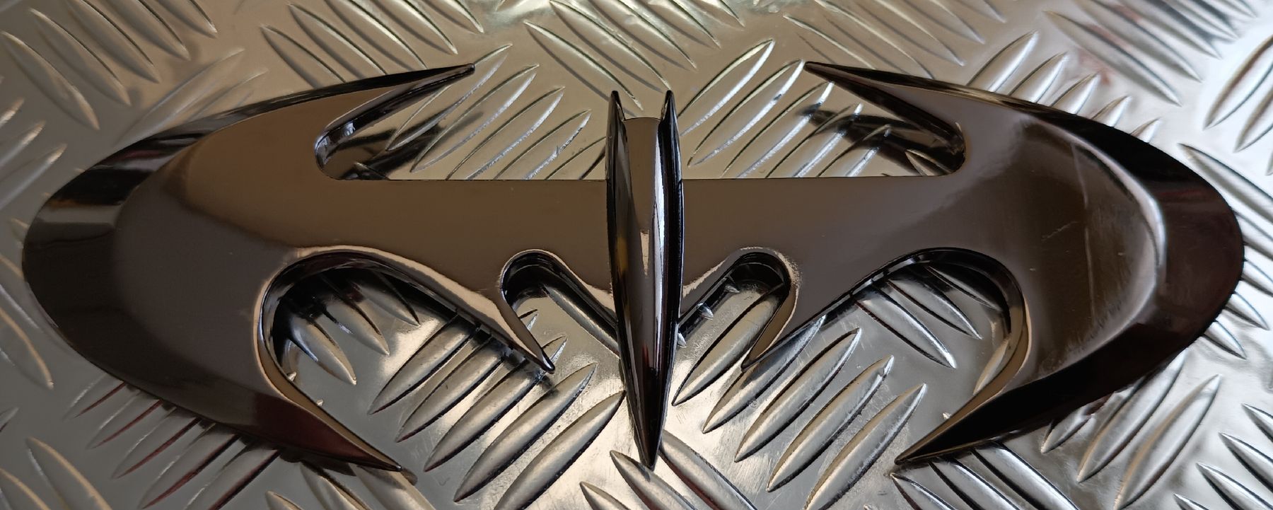 Toutes les décorations: SCHWARZCHROM Batarang – Neuf (Voir description) à Basel par kim_872m