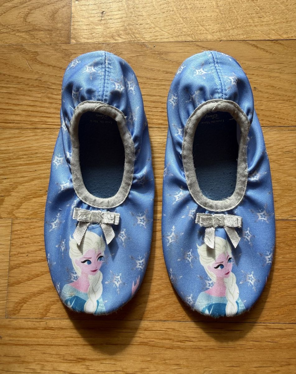 Schuhe für Mädchen: Geräteschuhe Turnschläppchen Elsa gr. 28 – Gebraucht aus Seuzach von Eve87