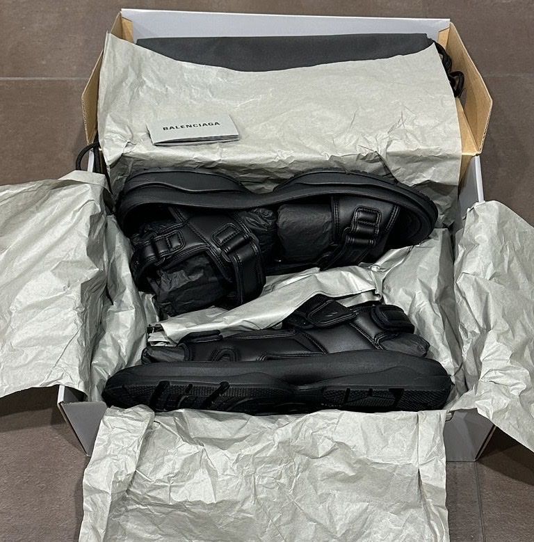 Balenciaga Scarpe da uomo: Balenciaga Tourist Sandal – Nuovo (secondo la descrizione) da Spreitenbach venduto da hades448 1