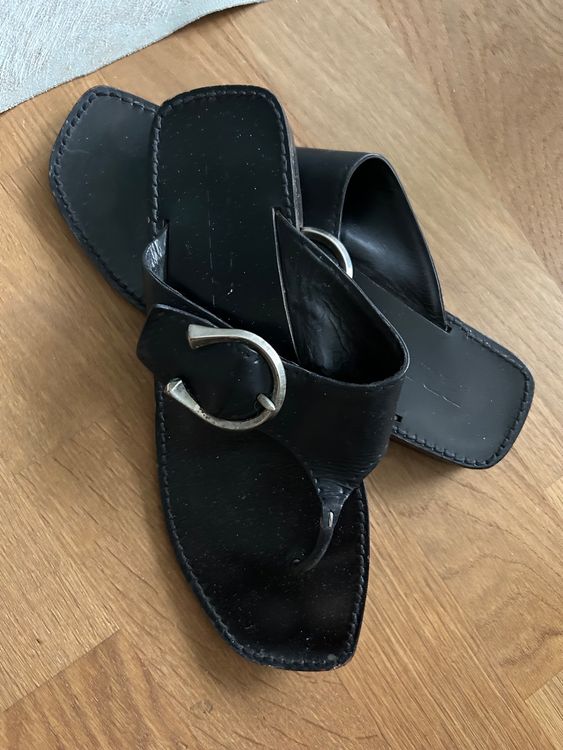 TOTEME Sandalen The Flip Flop Sandals Leather Black in zwart