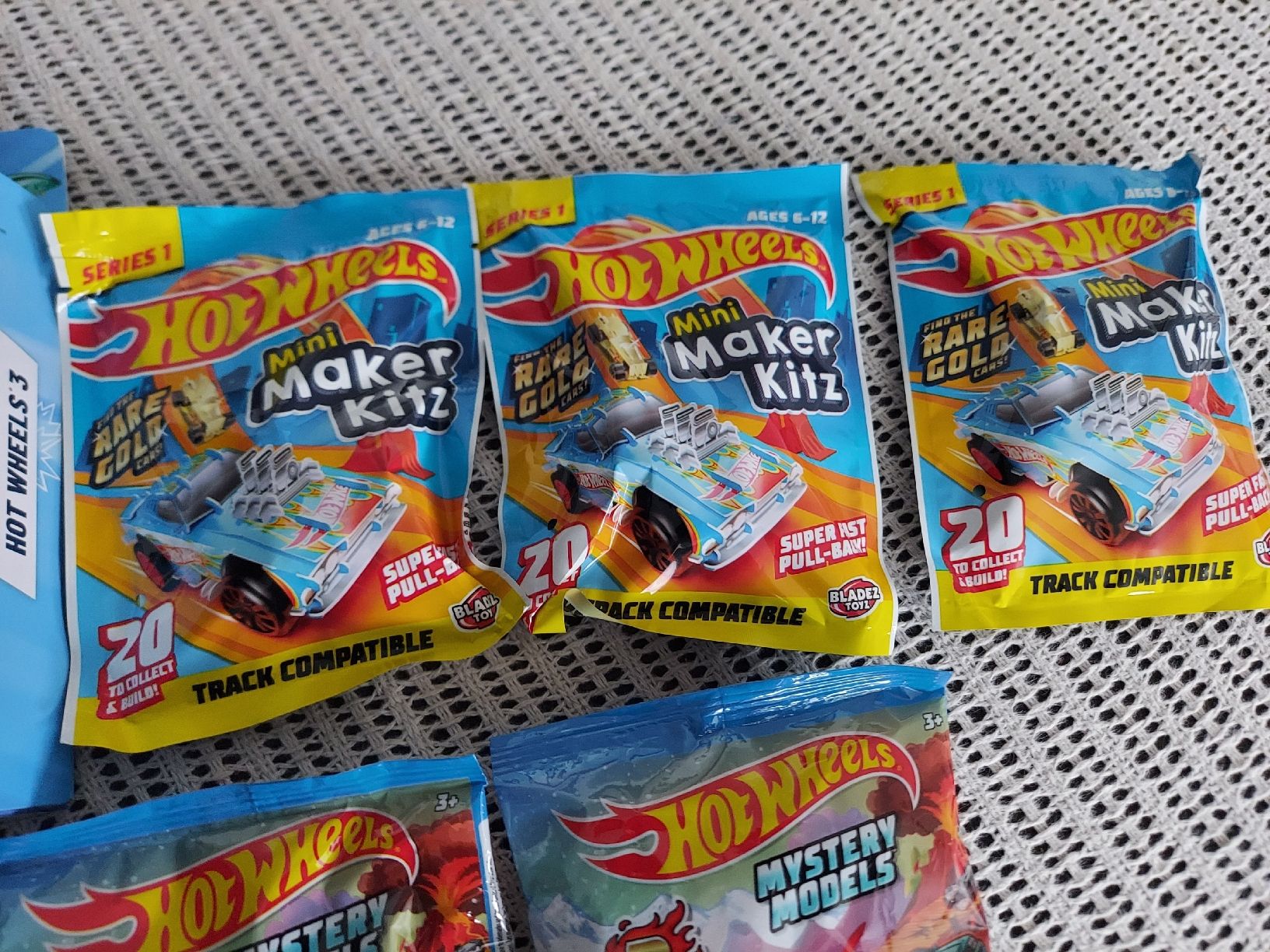 Hot Wheels Modellini d'auto: Hot wheels Set NEU – Nuovo e nell'imballaggio originale da Altishofen venduto da tammy05 3