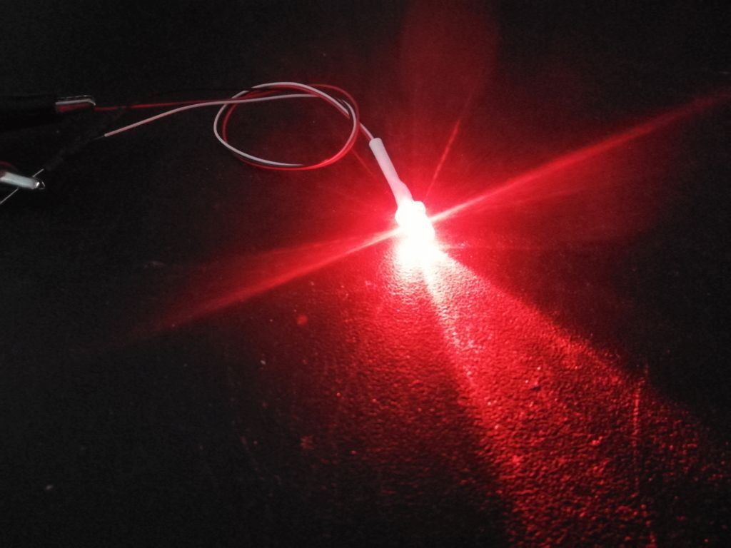 Componenti elettronici: DUO-LED 5mm rot/warmweiss verkabelt – Nuovo (secondo la descrizione) da Luzern venduto da Salefactory
